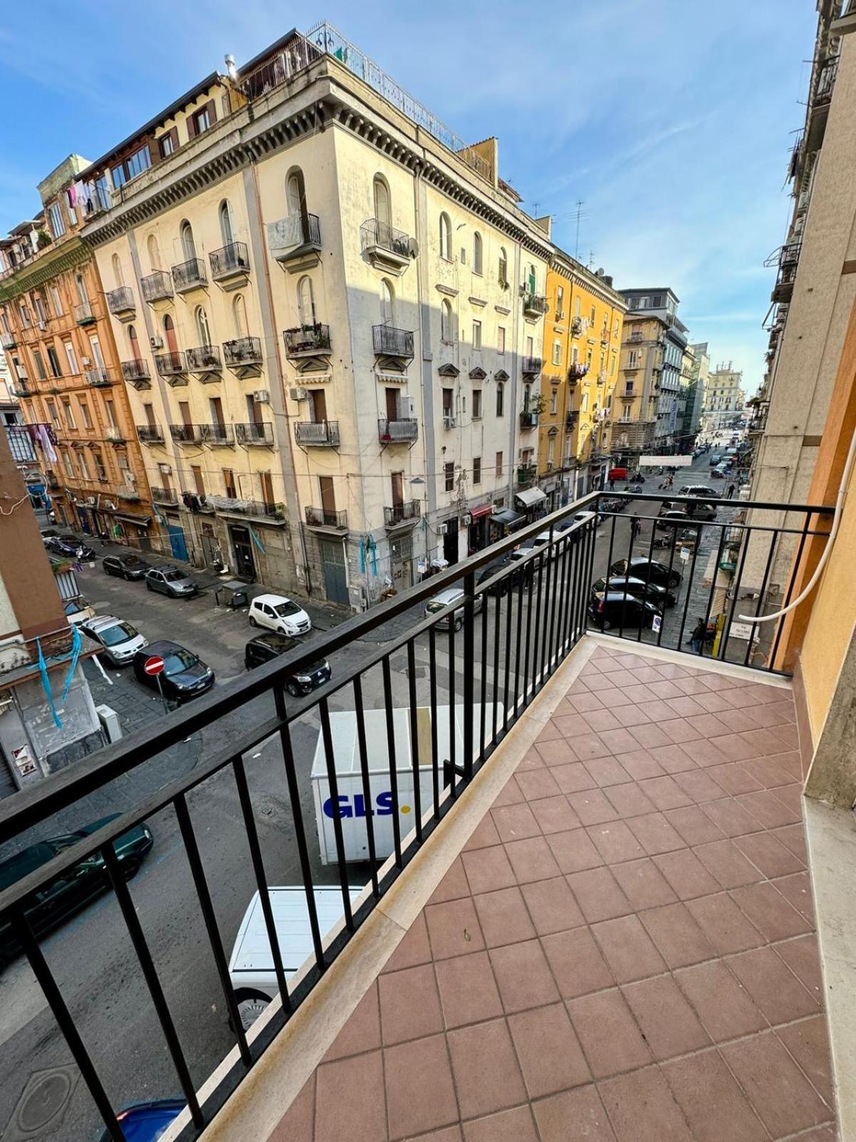 Punto House Ferrovia Hotel Naples Exterior photo